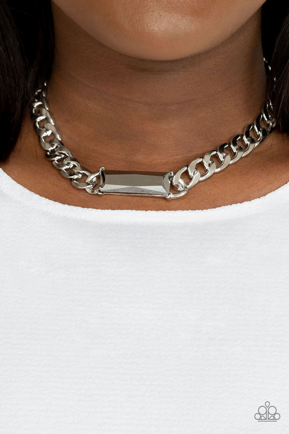 Urban Royalty - Silver necklace Paparazzi
