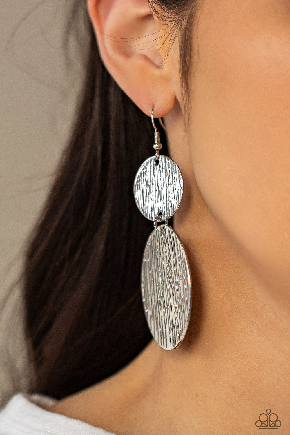 Status CYMBAL - Silver earrings Paparazzi