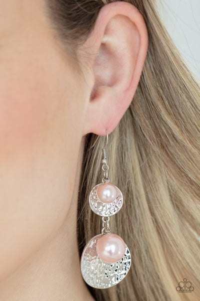 Pearl Dive - Pink pearl earrings Paparazzi