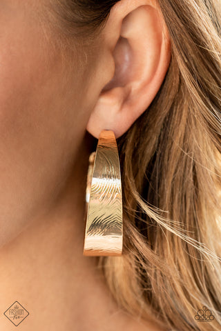 Curve Crushin - Gold earrings Paparazzi